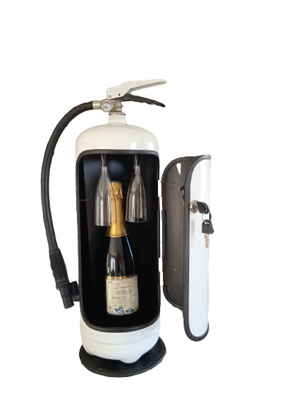 extincteur mini bar blanc détail flute champagne