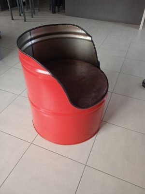 Fauteuil bidon recyclé dossier Rouge pompier